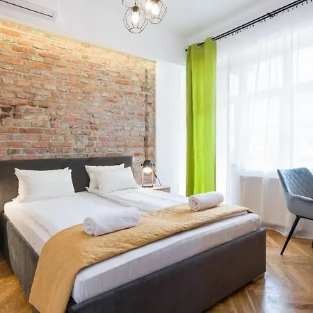 Fancy Apartments With Lift And A/C-2
